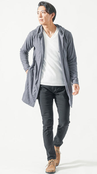 メンズの黒スリムチノにロングカーディガンを合わせた春の大人コーデ