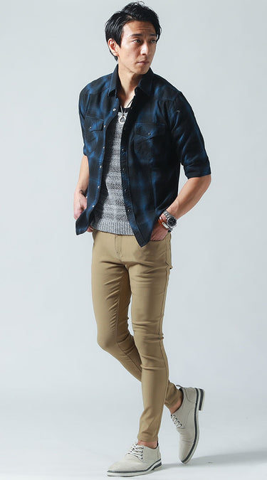 50代メンズパンツ?コーデに程よい明るさをプラスするベージュパンツ