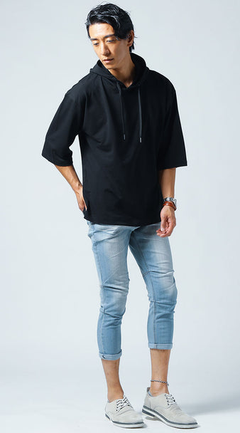 カジュアル コーデ 20代 パーカー クロップドパンツ