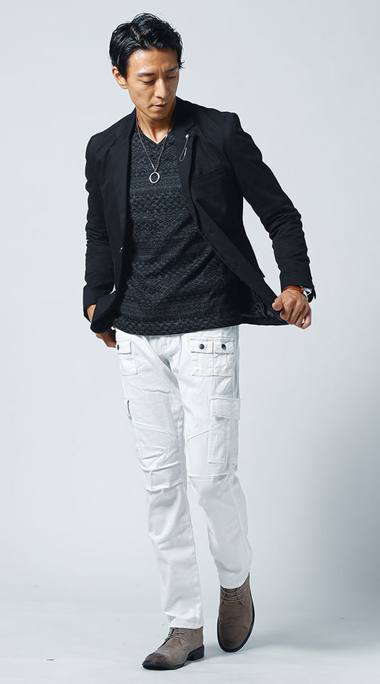 黒テーラードジャケット　黒VネックTシャツ　白カーゴパンツ　ベージュブーツ　snp_kb1691