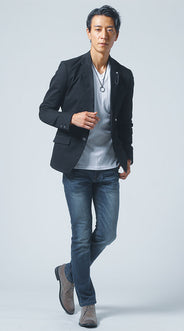 VネックＴシャツ秋コーデ