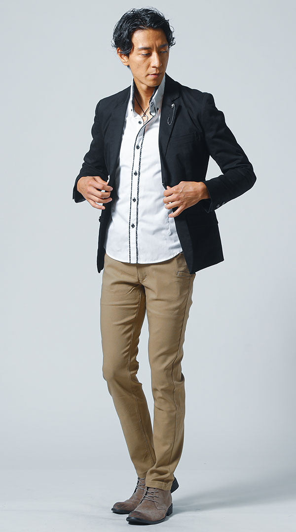 黒テーラードジャケット　白長袖シャツ　ベージュチノパンツ　ベージュブーツ　snp_kf1574