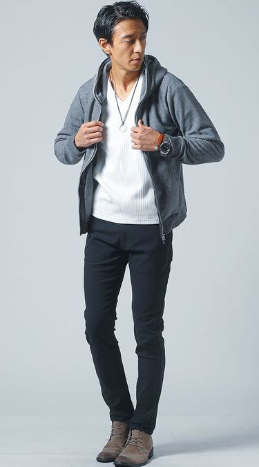 ネイビーパンツを使った秋のメンズコーディネート画像