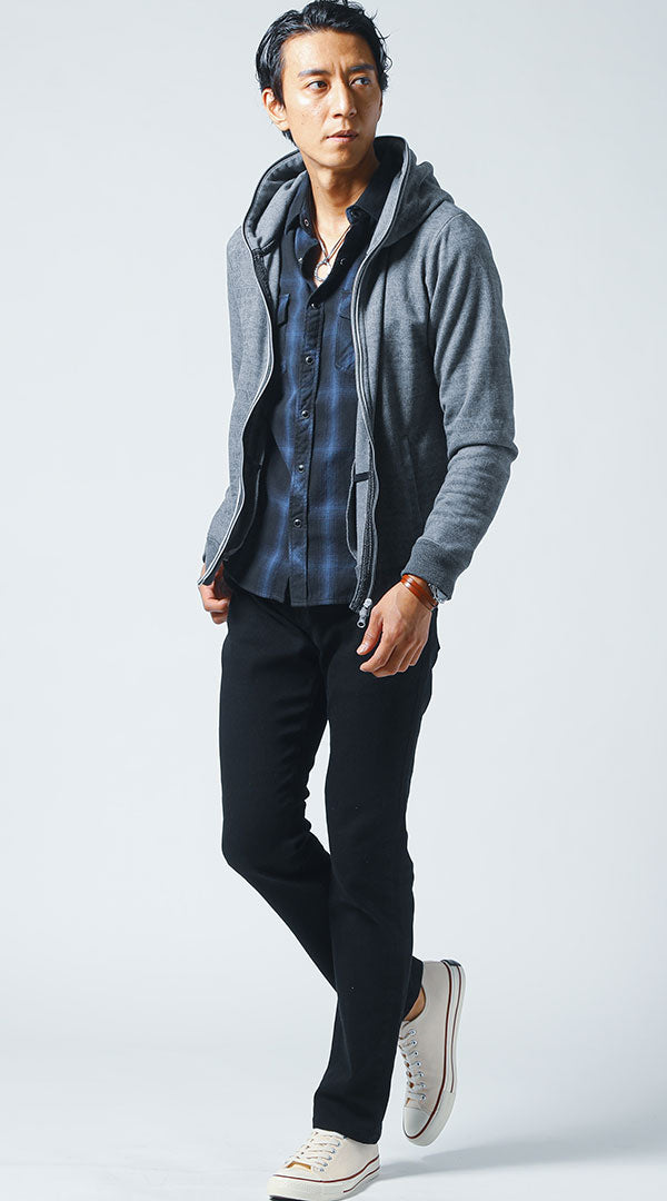 30代メンズにおすすめのグレーパーカーとチェックシャツを合わせた秋のパパコーデ