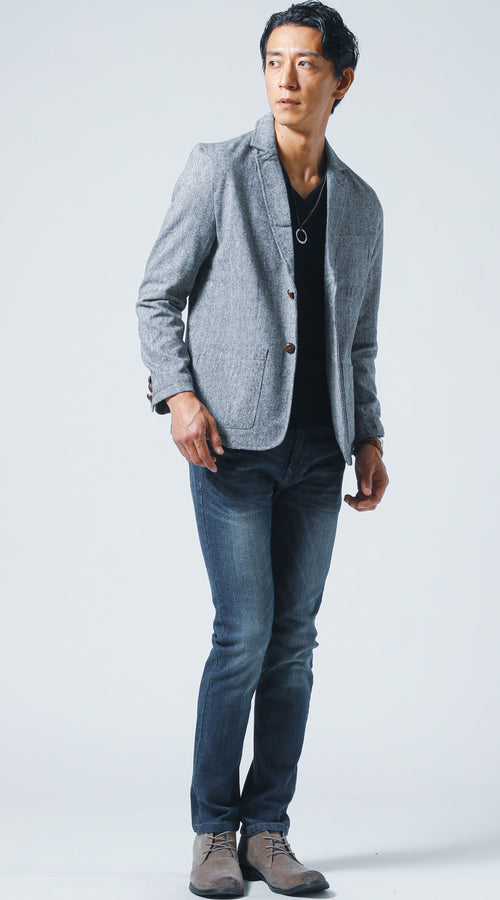 シンプルだからこそ際立つ、50代の上質ウールテーラードジャケット