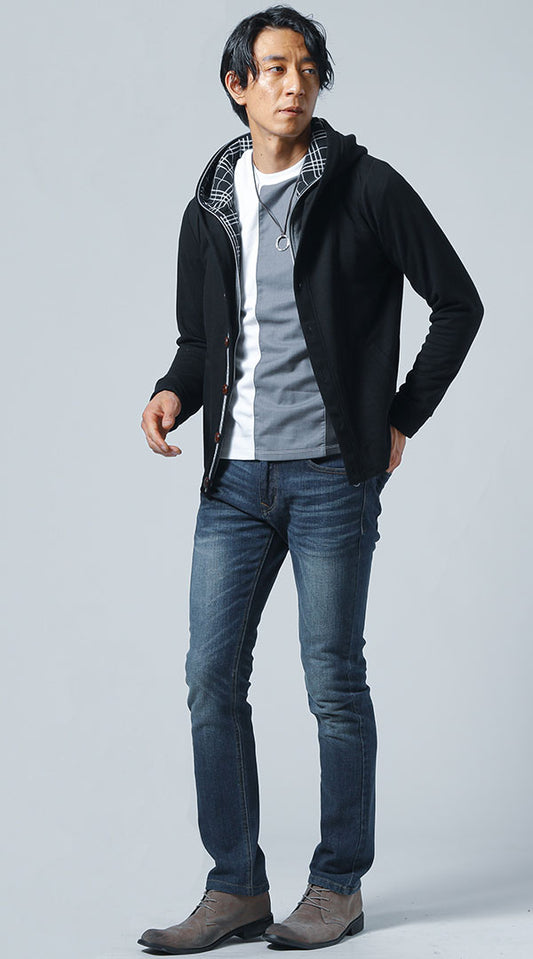 黒ダブルフードパーカー　白長袖Tシャツ　ネイビーデニムパンツ　snp_la1602