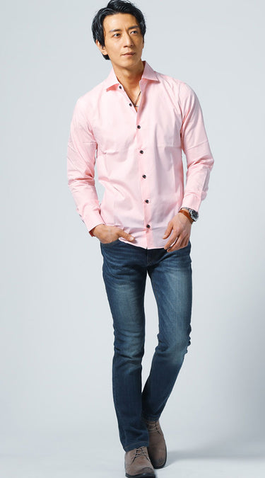 ピンクシャツのメンズコーデ