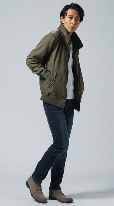 ボリュームネックブルゾンで小顔効果