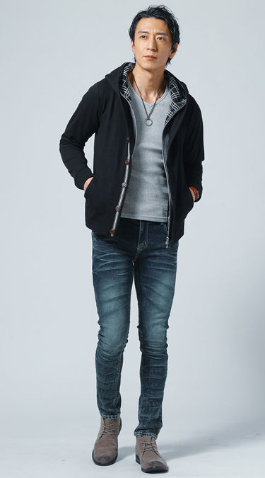 40代男性におすすめのグレーTシャツのコーデ例