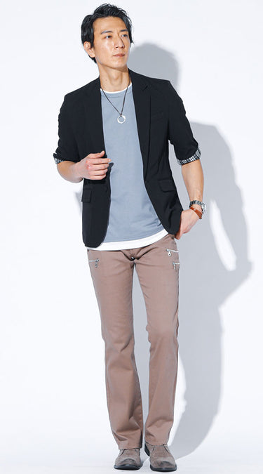 50代メンズパンツ?コーデに程よい明るさをプラスするベージュパンツ