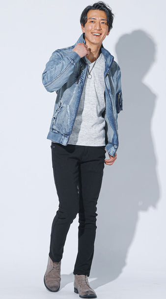 低身長 メンズ 秋服 コーデ Iライン デニムジャケット×黒パンツ