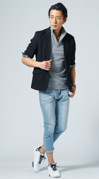 グレーポロシャツに合うズボン デニムパンツ×グレーポロシャツ