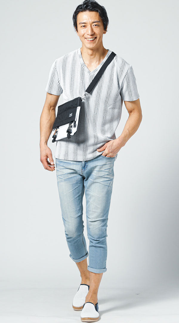 ストライプ柄Tシャツとライトデニムの夏カジュアル