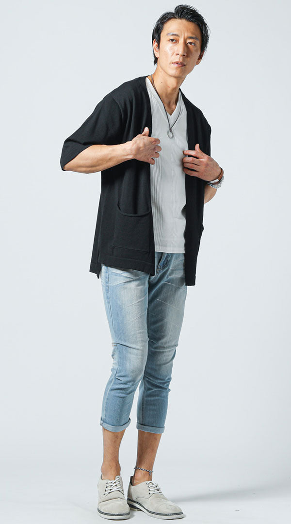 黒カーディガン　白Tシャツ　ブルーデニムパンツ　snp_lp2014