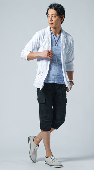 おしゃれな黒クロップドパンツコーデ例