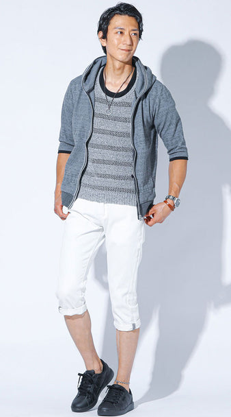 メンズにおすすめの黒スニーカーを合わせた爽やかな夏カジュアルコーデ