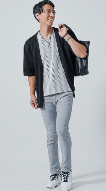 黒カーディガン