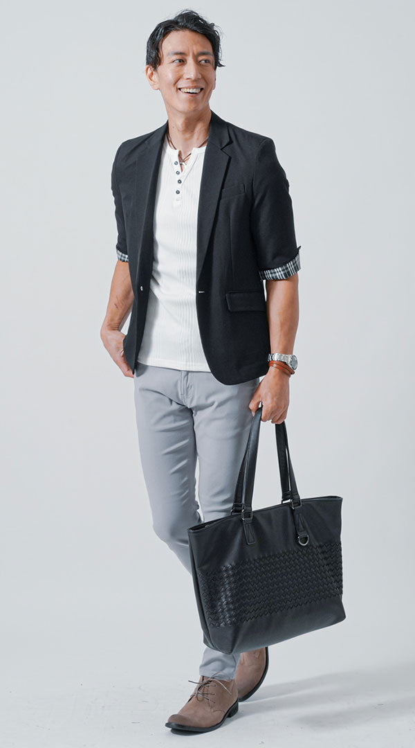 黒サマージャケットを使った40代向けの夏のきれいめコーデ