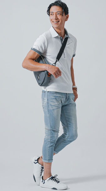 40代メンズにおすすめの白ポロシャツとライトブルーデニムの夏フェスコーデ