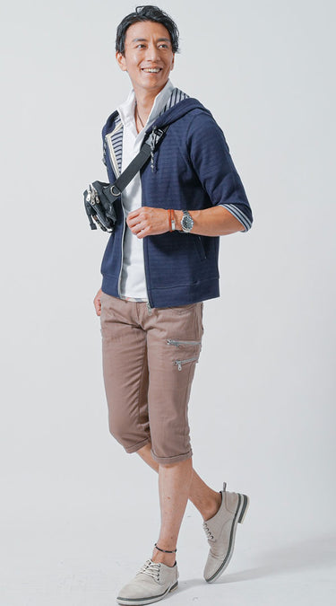 おしゃれなベージュクロップドパンツコーデ例