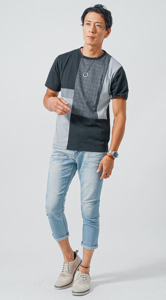 メンズの切り替えデザインTシャツとライトデニムの夏コーディネート