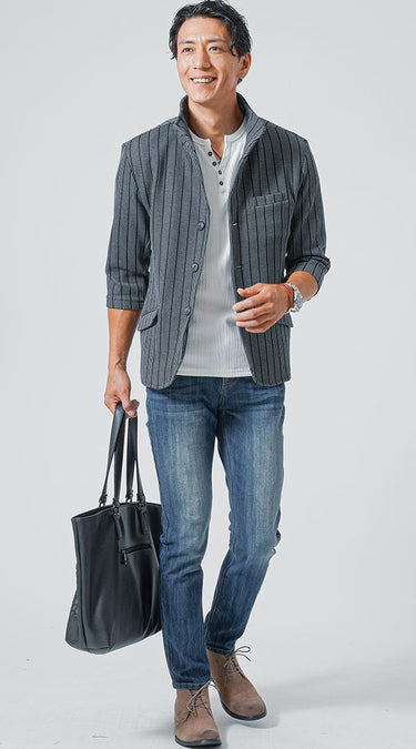 大人の男性にふさわしい七分袖Tシャツコーデ例