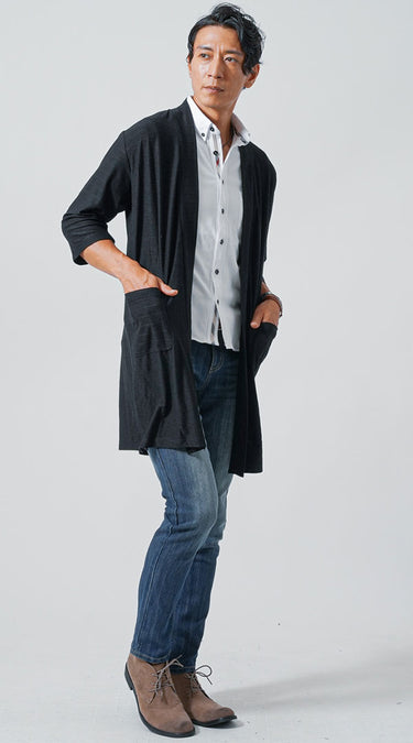 襟付きシャツとカーディガンのコーディネート画像