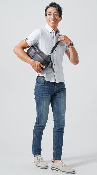 ベーシックな色のバッグの女子ウケコーデ