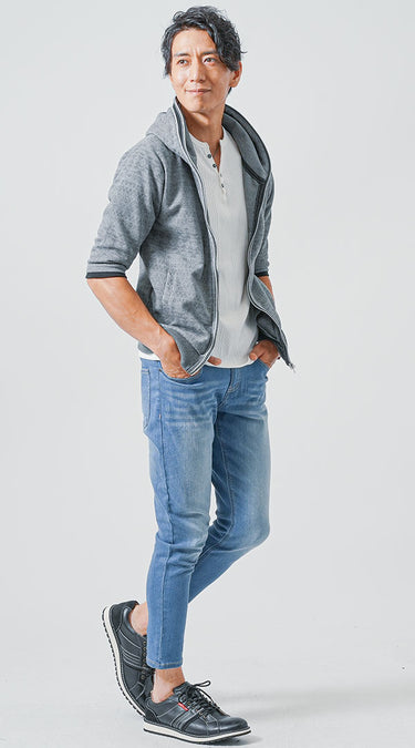 八分丈のクロップドパンツのおしゃれなコーデ例