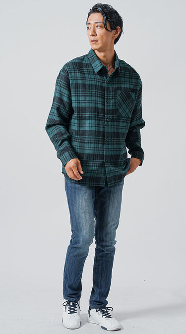 シャツ×ジーンズのメンズコーデ