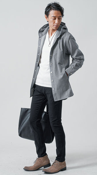 60代男性の11月前半の服装に最適 白リブニットとフード付きシャツで寒暖差に対応