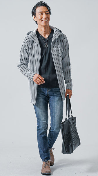 フーディガン×ロンT×パンツのコーディネート