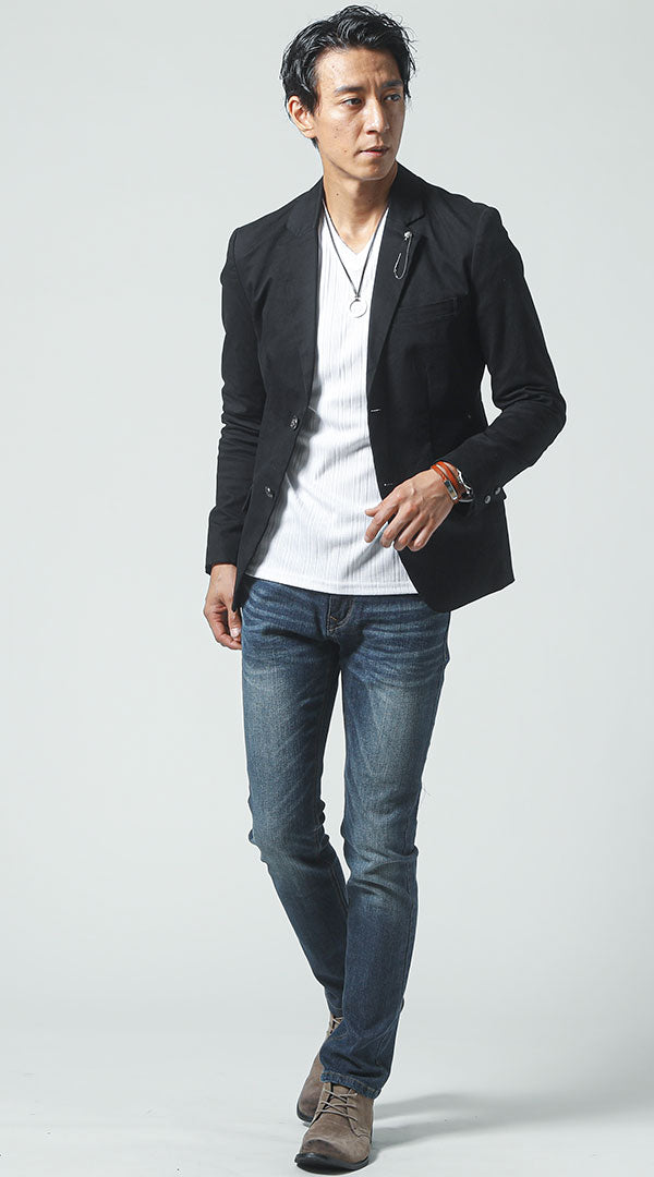 黒テーラードジャケット　白長袖Tシャツ　ネイビーデニムパンツ　ベージュブーツ　snp_kd0590