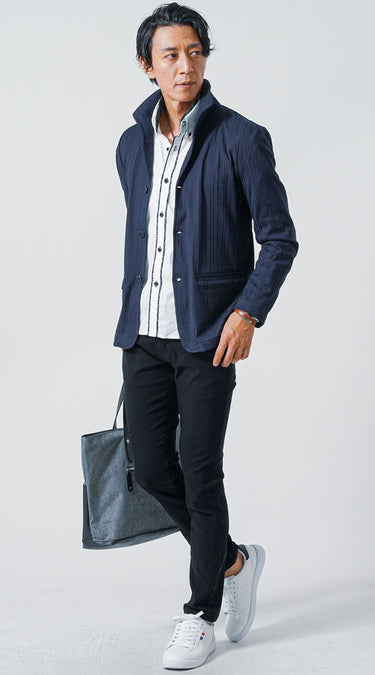 大人の男性にふさわしい自然とカッコよく見えるシャツコーデ例