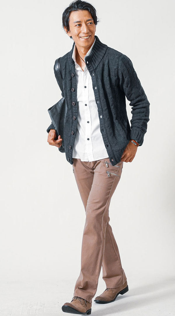 30代メンズにおすすめの立ち襟ニットとシャツで華奢体型をカバーする秋服コーデ