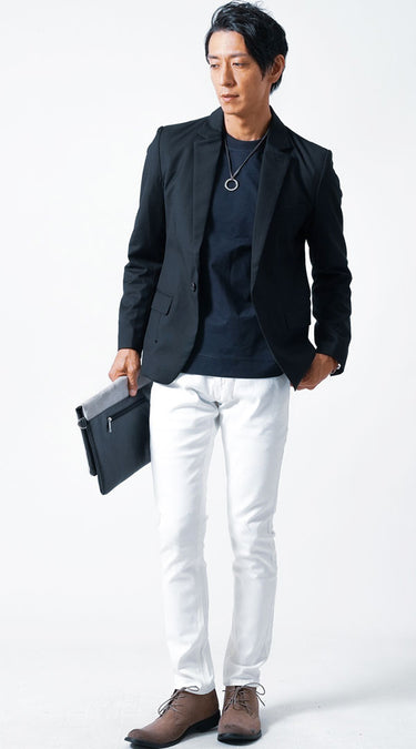 50代男性におすすめの秋の黒テーラードジャケットコーデ