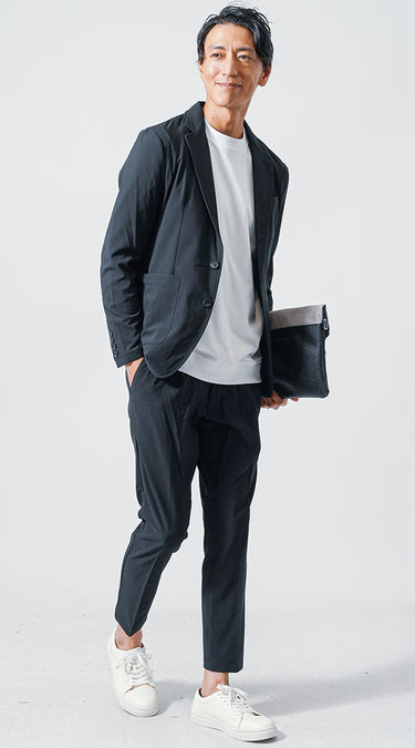 カジュアル過ぎないおっしゃれなセットアップコーデの例