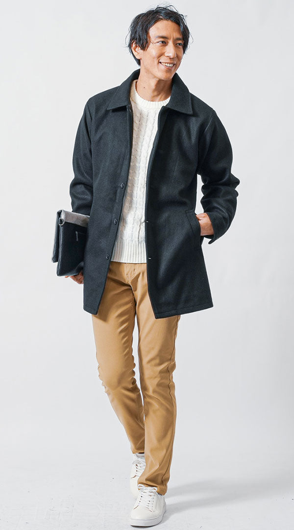 30代メンズ冬の3点コーデセット　黒セミロングコート×白長袖ニットTシャツ×ベージュスリムチノパンツ
