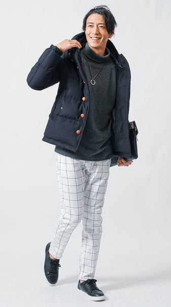 チェックパンツのメンズコーデ例