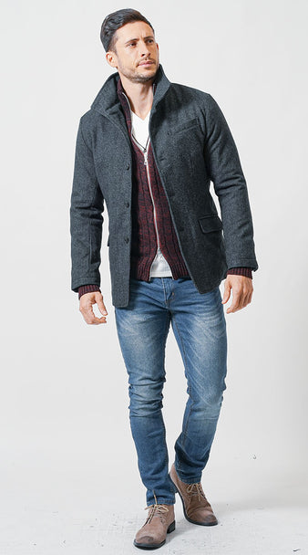  メンズにおすすめのグレージャケットとデニムを合わせた冬のYラインコーデ