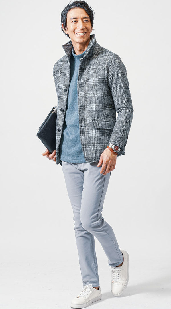 グレンチェックジャケット　ネイビーニット　グレーパンツ　メンズ コーデ 40代 50代 男性 冬 に合う おすすめ 着こなし おしゃれ かっこいい 人気