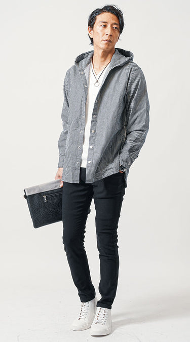 ハイカットスニーカーとパンツを合わせたメンズコーディネート