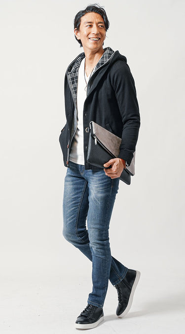 ハイカットスニーカーとパンツを合わせたメンズコーディネート