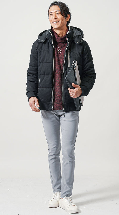 グレーパンツ×中綿ジャケット×タートルネックで作る大人の防寒スマートコーデ