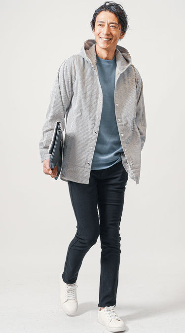 メンズの黒パンツを使ったカジュアルコーデ