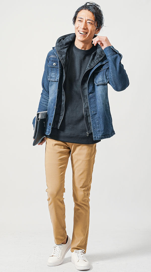 30代メンズにおすすめのデニムブルゾンとキャメルパンツを使った秋のアウトドアコーデ