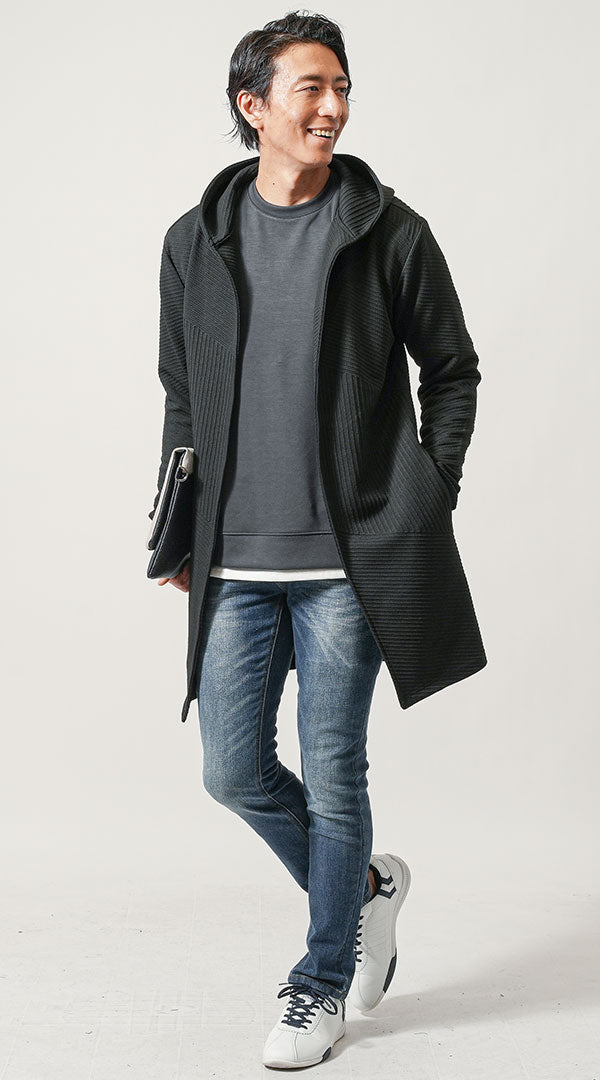 テーパードジーンズ × スニーカー