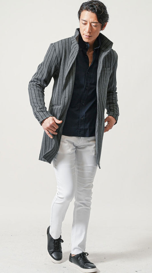 グレースタンドカラーコート　ネイビーシャツ　白パンツ　黒スニーカー　snp_nd2029