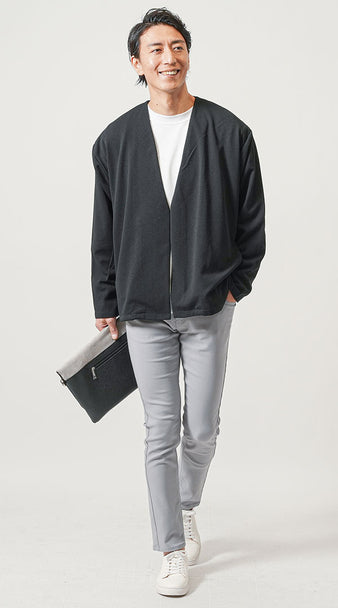 黒ジャケット×白Tシャツ×グレーテーパードパンツコーディネート