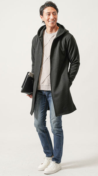 フーディガン×ロンT×パンツのコーディネート